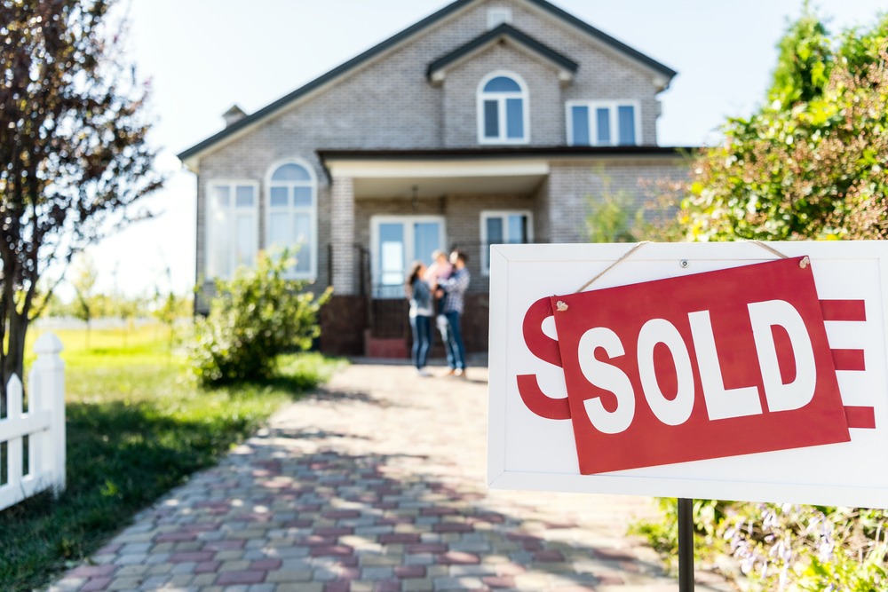 Which Months are the Best to Buy a House and Sell a House?